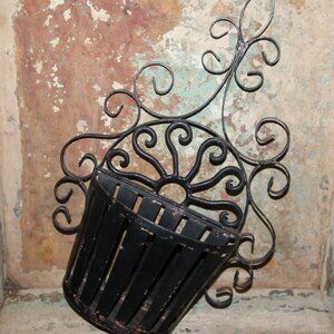 Ornate VTG 18" Chippy Black Scrolled Wrought Iron Wall Basket Planter